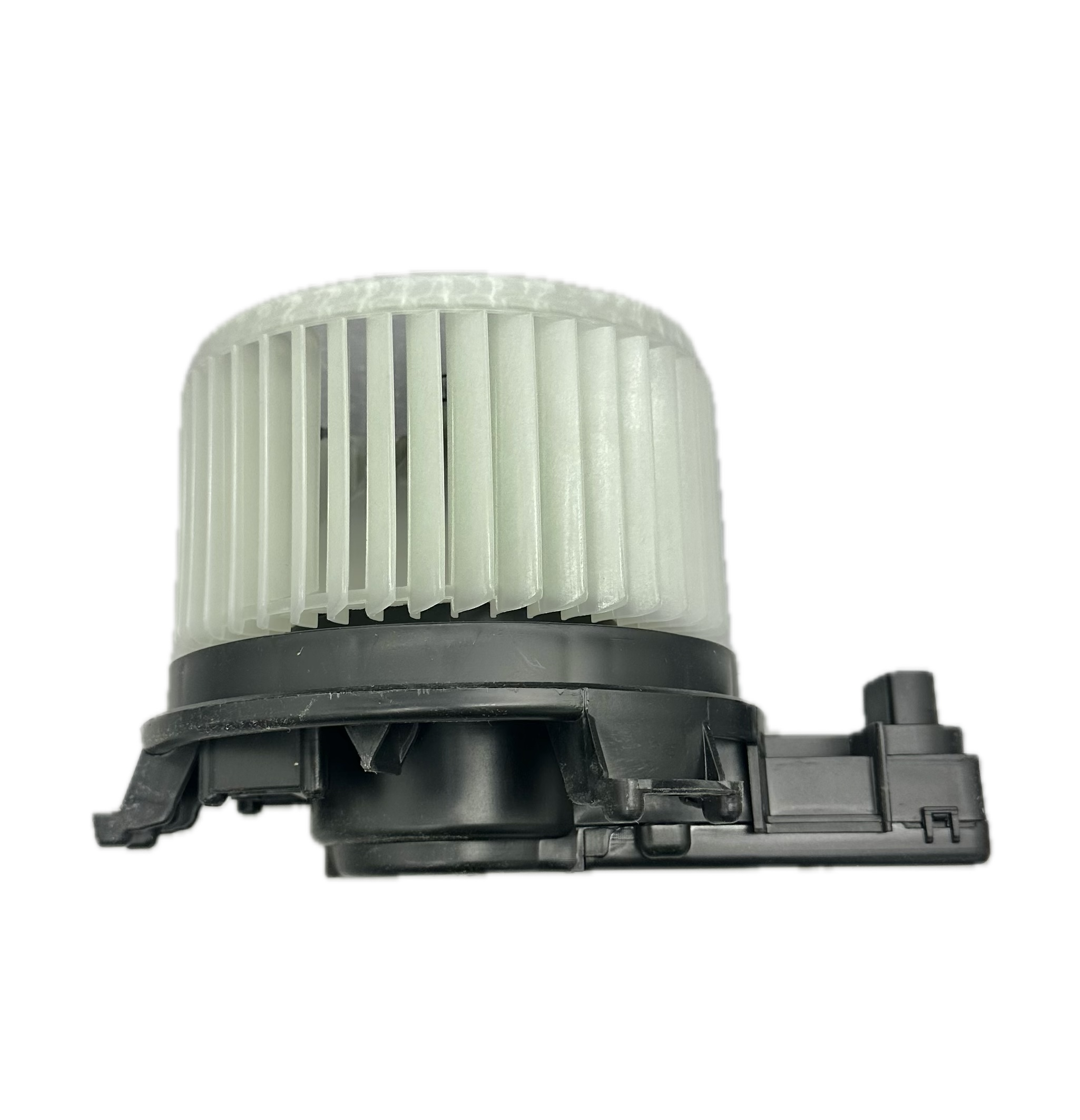 MOTOR KALORİFER HILUX REVO 15-19